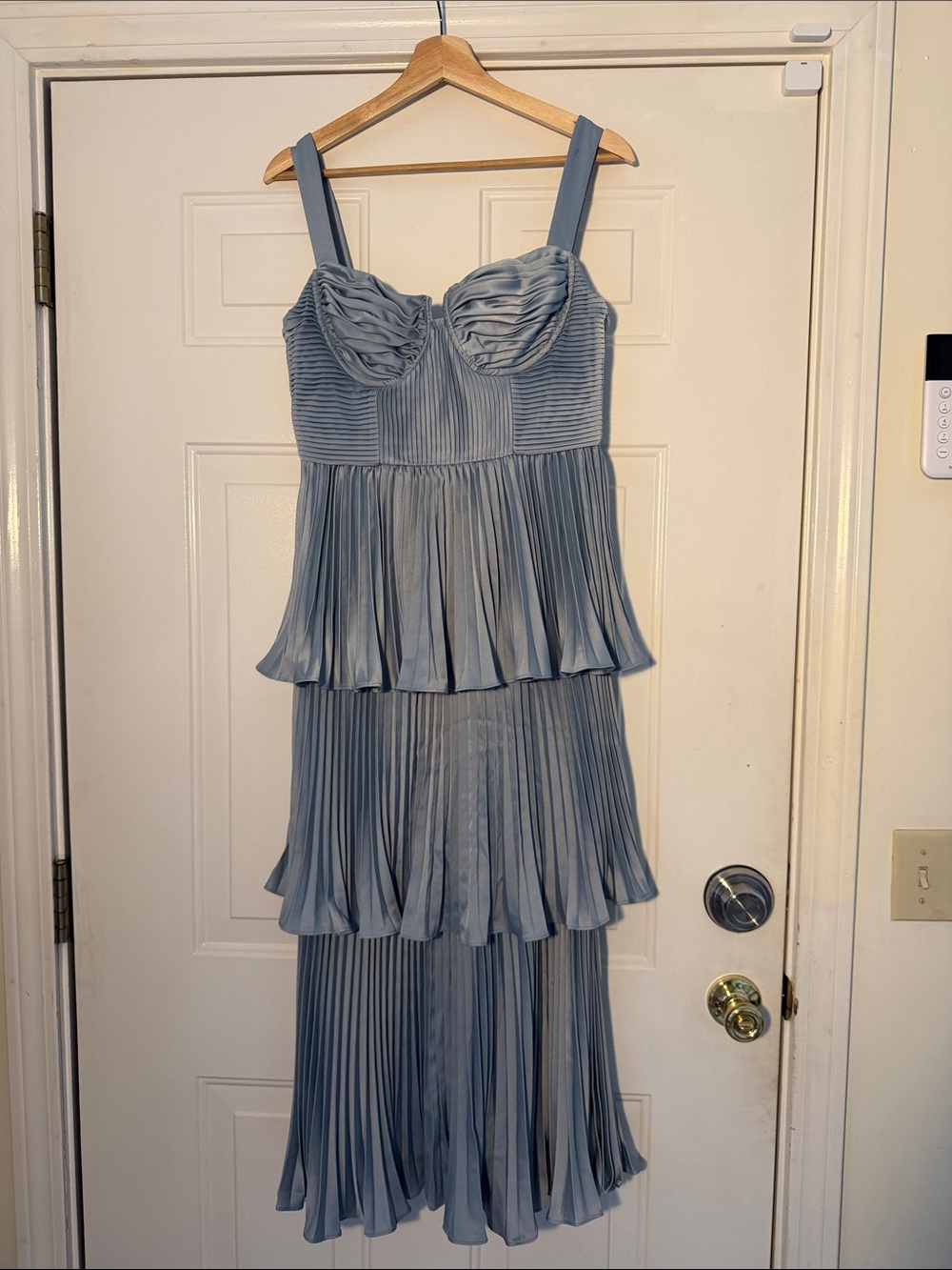Few Moda o.p.t. Satin Tiered Pleated Blue Dress.‎ Sz 6 NWT